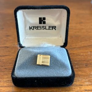 Vintage Kreisler gold tone square mirror finish tie tack in box